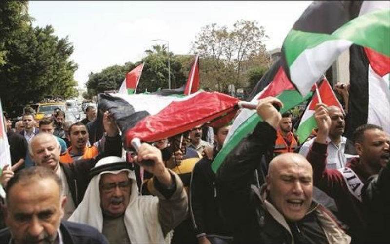 «الصحة الفلسطينية» : استشهاد فلسطيني وإصابة
