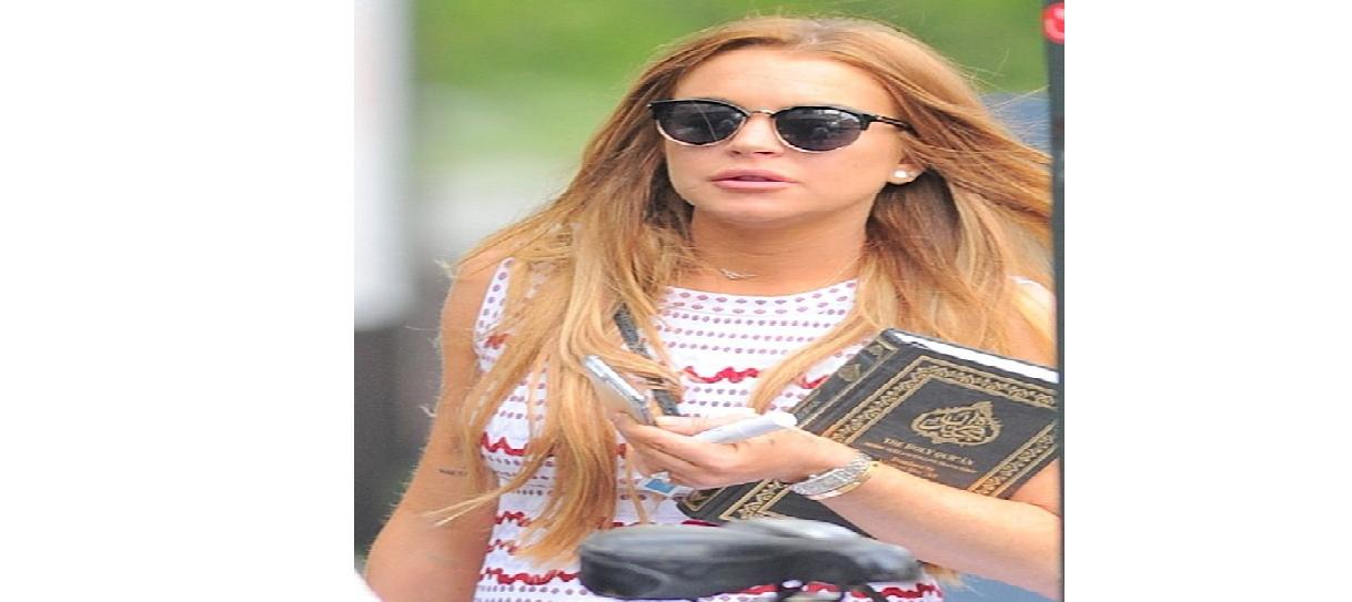 ليندسي لوهان مهتمة بالدين الاسلامي وتدرسه