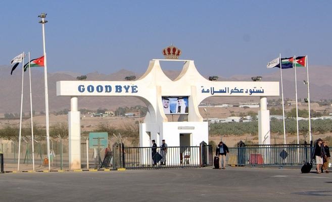 270 ألف مسافر عبر جسر الملك