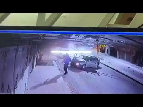 بالفيديو .. لحظة تدهور مركبة ونجاة