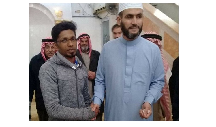 وافد سيريلانكي يشهر اسلامه بالرمثا ..