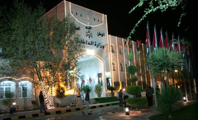 وزير الداخلية: التجنيس يعمل على تفريغ