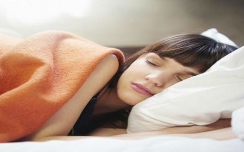 5 مستحضرات تجميل تساعدك على نوم