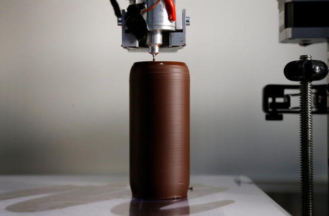 شوكولاتة تخرج من آلات الطباعة.. طعمها