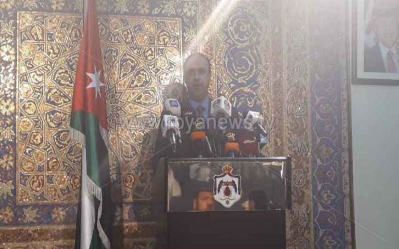 المومني : الفراشة ما بتمر من