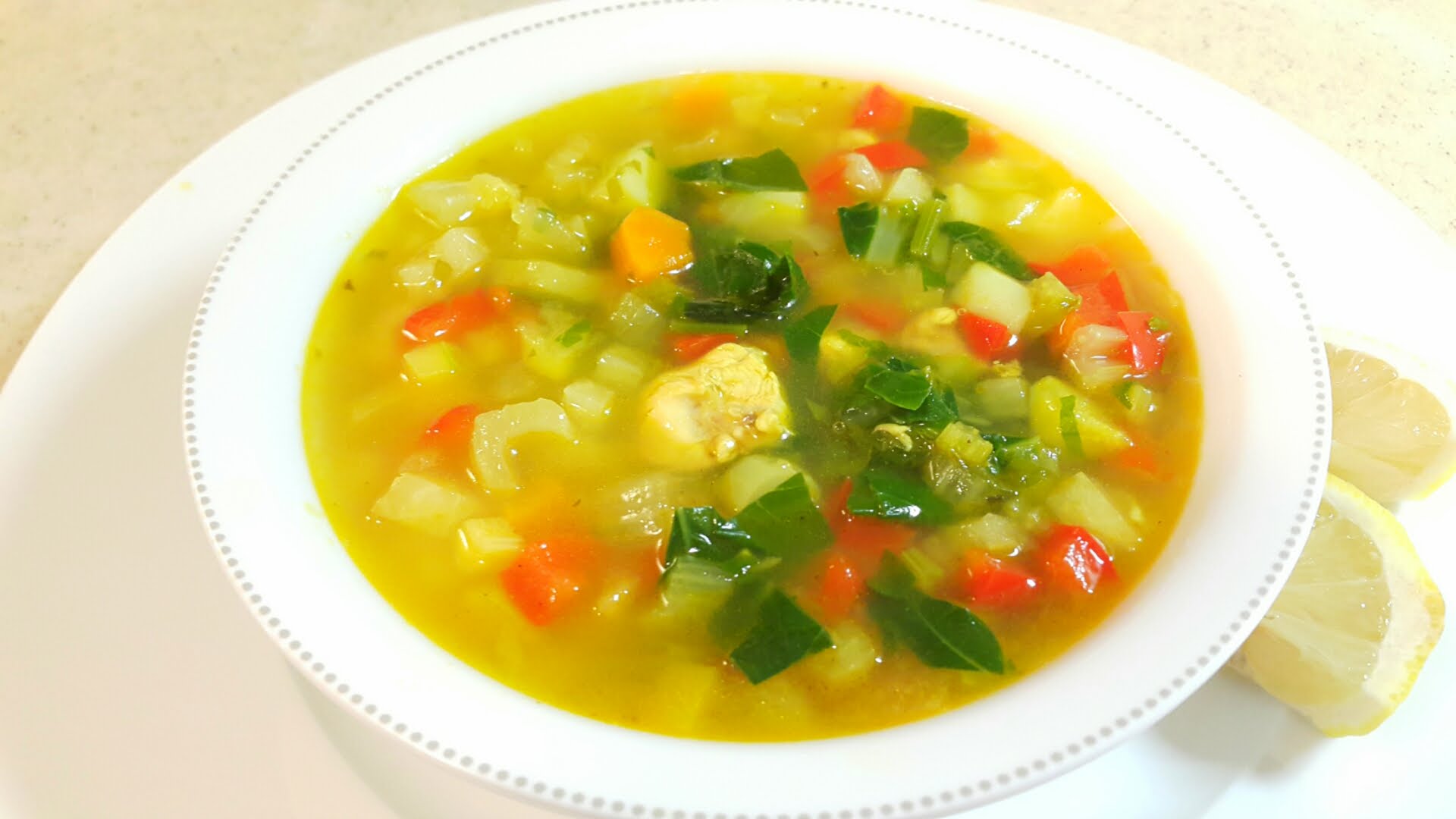شوربة الدجاج والخضار