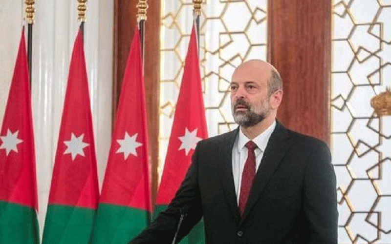 مشاورات مكثفة يجريها الرزاز على وقع