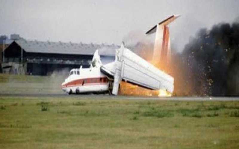 مقتل 5 اشخاص في تحطم طائرة