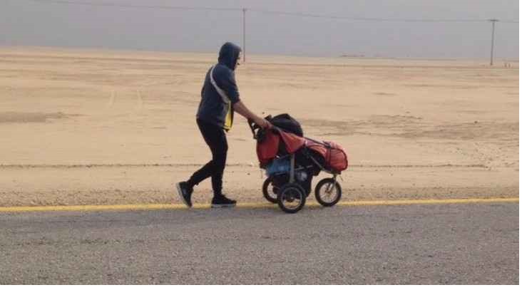 إسباني يقطع 7 آلاف كلم سيرا