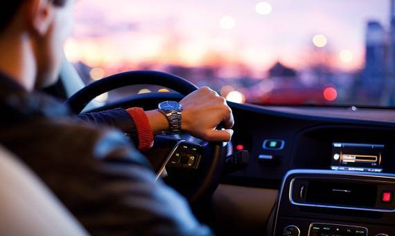 توجه لرفع رسوم إصدار وتجديد رخص