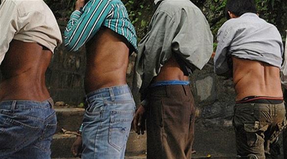 (قرية الكلى) في نيبال .. يبيعون