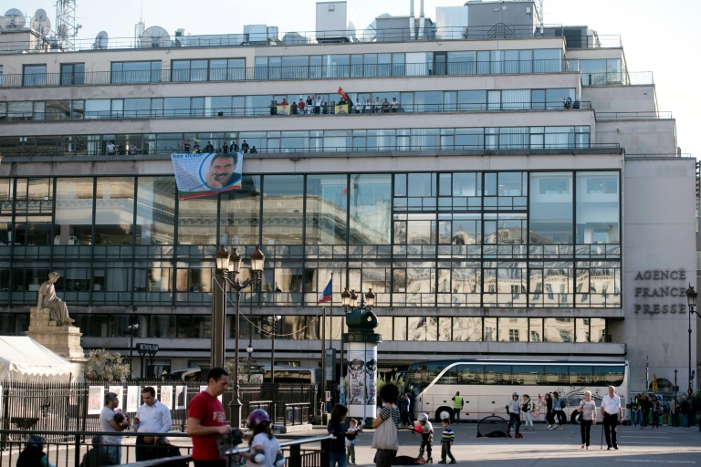 ناشطون في باريس يطالبون بالافراج عن