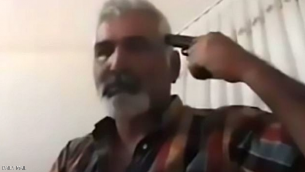 خمسيني ينتحر في بث مباشر بسبب