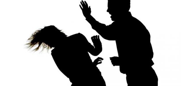 عمان.. شاب يصفع فتاة على وجهها