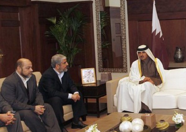 الضغط السعودي يجبر قطر على إبعاد