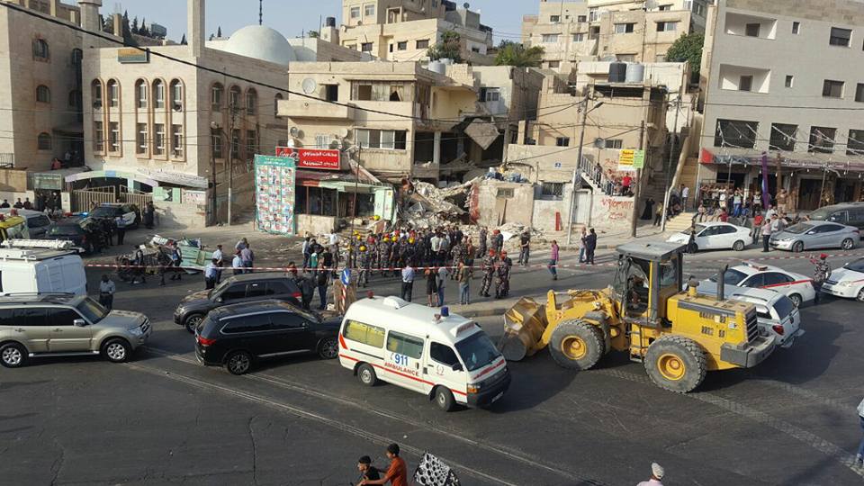 بالفيديو .. الأمانة تهدد سكان بهدم