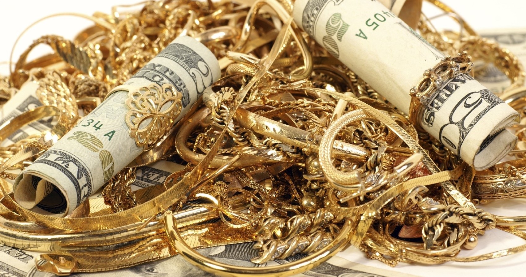 الذهب يتماسك قرب 1200 دولار قبل