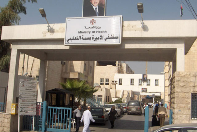 تخليص يد طفلة علقت داخل مفرمة