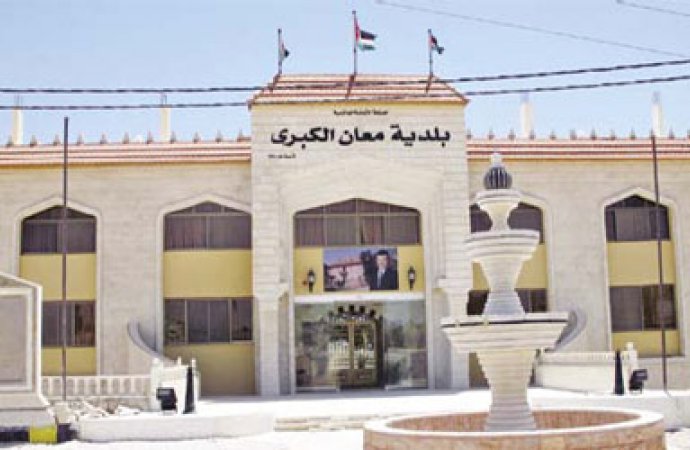 ضبط وإتلاف 2 طن أغذية فاسدة