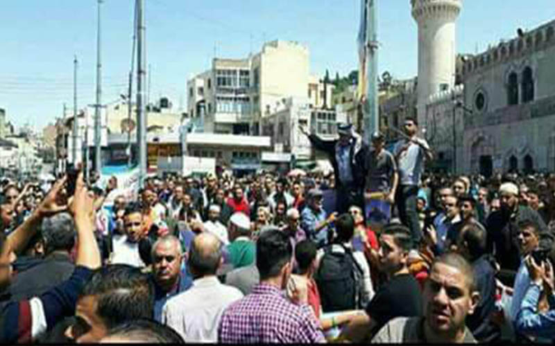 عمان: المئات في وسط البلد يؤكدون