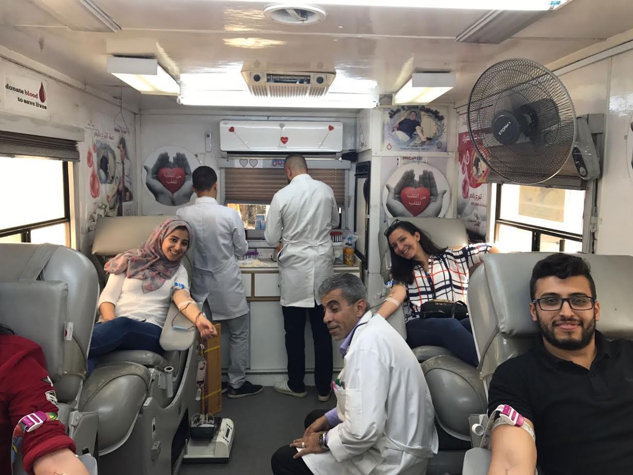 (عمان الاهلية) تقوم بحملة للتبرع بالدم