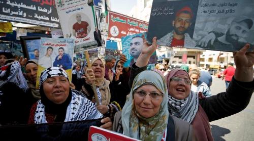 كشف بنود اتفاق الأسرى في سجون