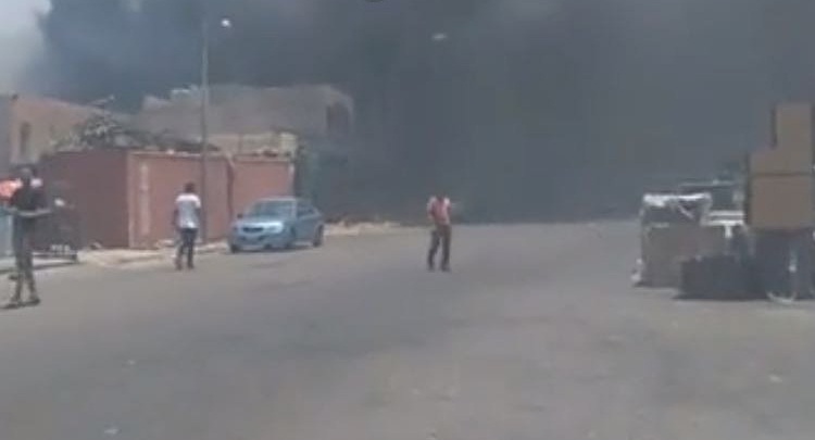 حريق لمستودع مواد بلاستيكية في العقبة