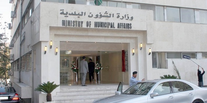 البلديات تنهي خدمات المتقاعدين لخفض موازنات