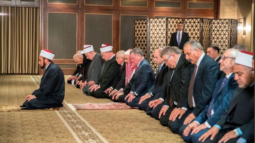 الملك يلتقي وفدا من مسلمي ومسيحيي