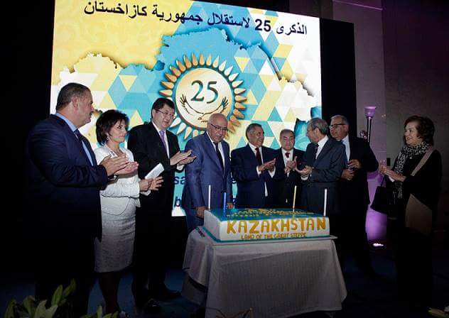 السفير الكازخستاني يشيد بعلاقة بلاده مع