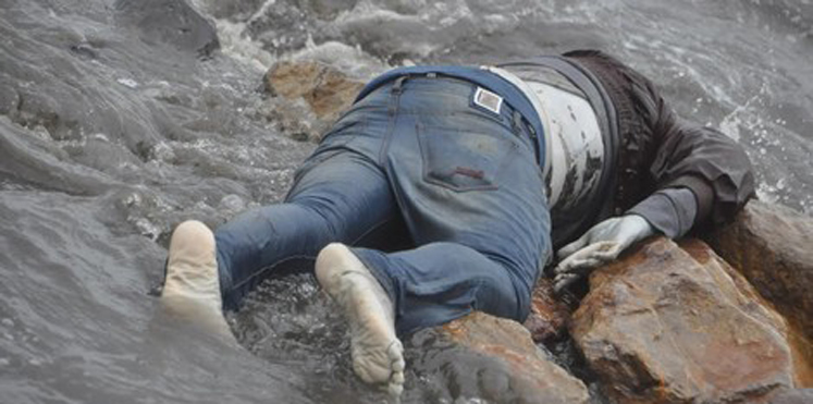 البحرين.. ألقى جثة صديقه في البحر