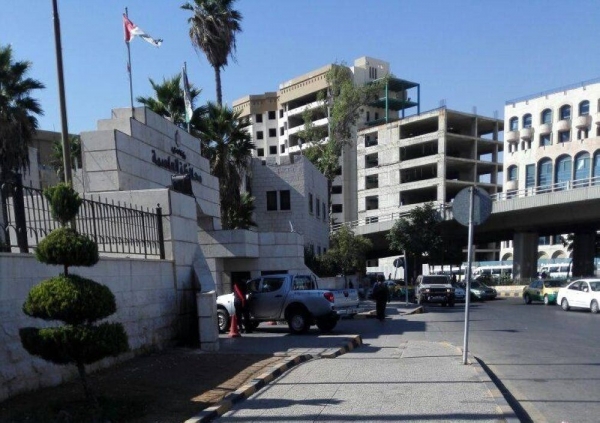 محافظ العاصمة يخلي سبيل المتهمين بالاعتداء