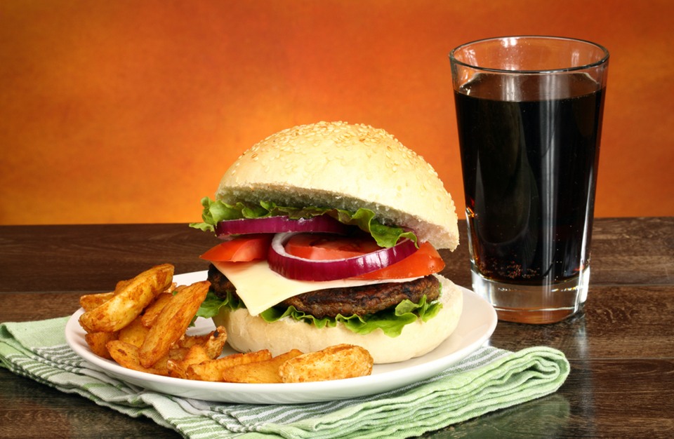 الوجبات السريعة تجعل الجهاز المناعي أكثر