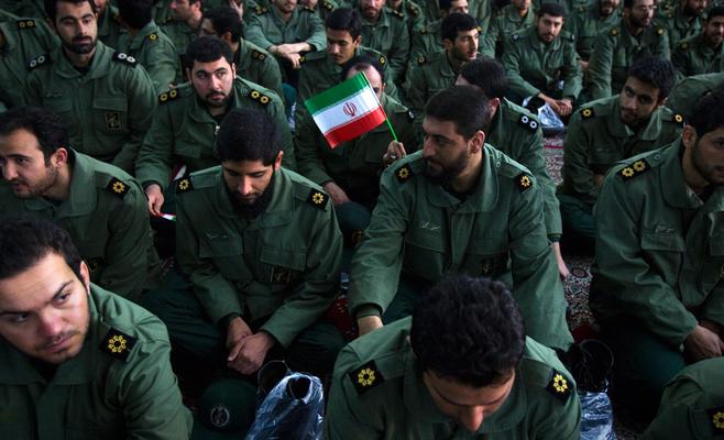 إيران ستواصل إرسال مستشارين عسكريين إلى