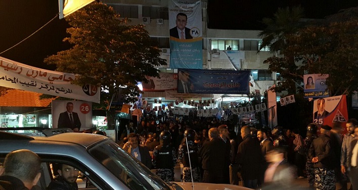 انتخابات المحامين خلال الفرز.. (بوكساتتزويرسكارى مجهولين)