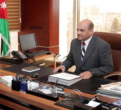 وزير الأوقاف ينفي ضلوع عشيرته بالبيان