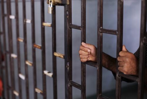 الاشغال الشاقة لثلاثة مصريين حاولوا اغتصاب