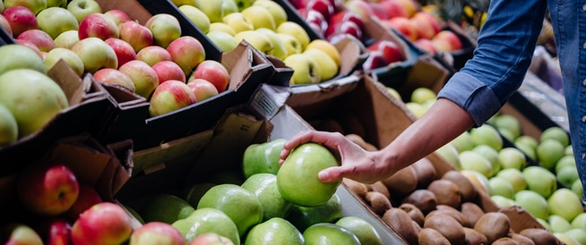 تناول الطماطم والتفاح قد يصلح ضرر