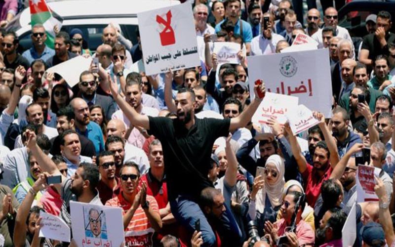الممرضين ستلاحق قانونيا كل من يتعرض
