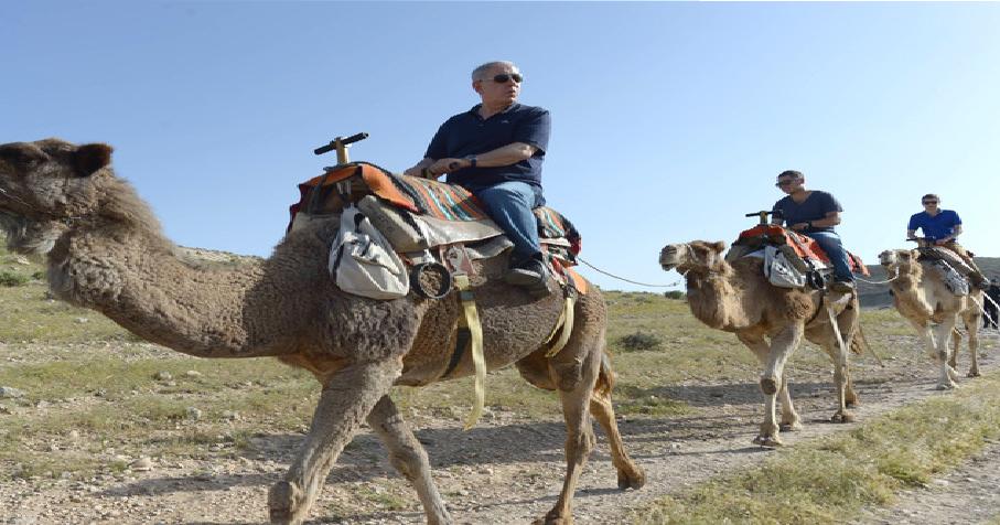 نتنياهو يركب الجمل العربي .. والأخير