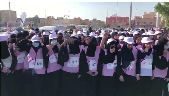 بالفيديو .. ماراثون بمشاركة نسوية في