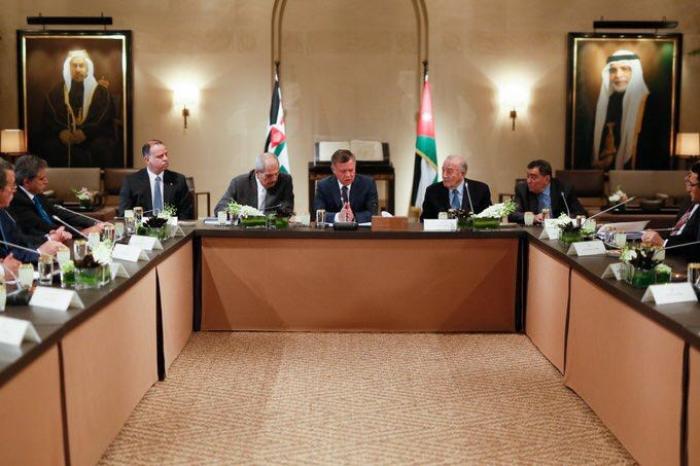 الملك يتسلم تقرير اللجنة الملكية لتطوير