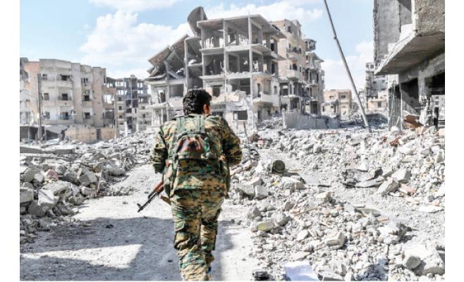 التحالف الدولي: 400 إرهابي استسلموا في