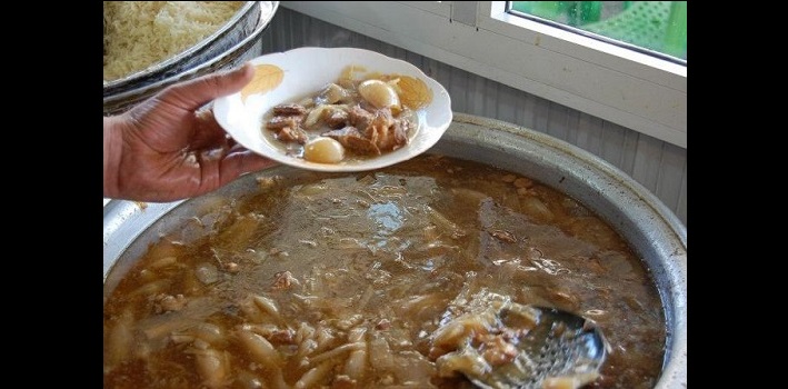 وجبة دسمة من احدى مطاعم الجاردنز