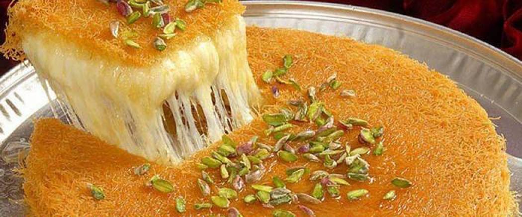 بلدية إربد تغلق محل حلويات شهير