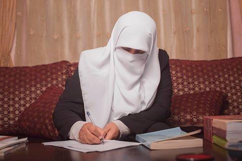 العتوم تتبنى قضية طلاب الدراسات العليا