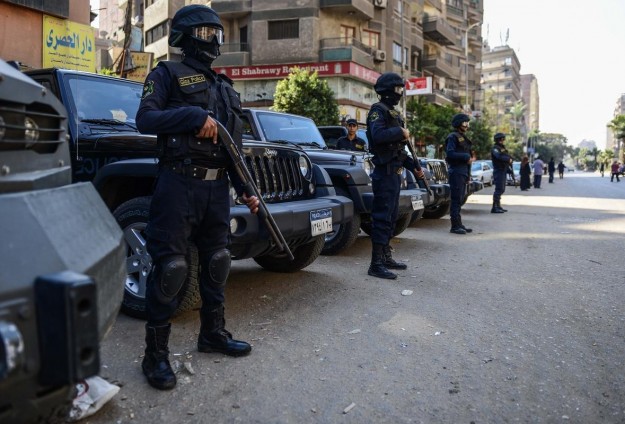 مصر.. قرار جمهوري يجيز للجيش والداخلية