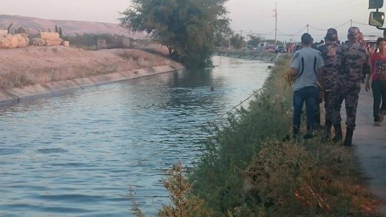 وفاة طفل وإصابة طفلة اثر تعرضهم