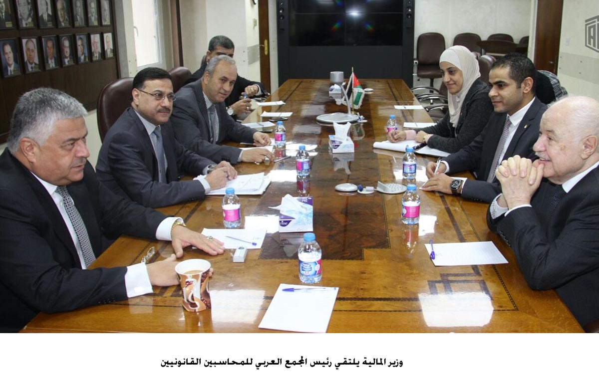 وزير المالية يؤكد اهمية دور القطاع