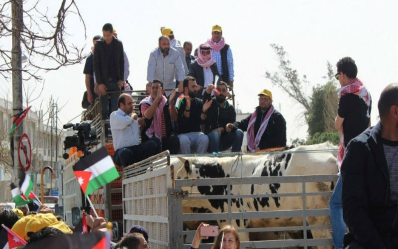 المزارعون يقاضون الحكومة